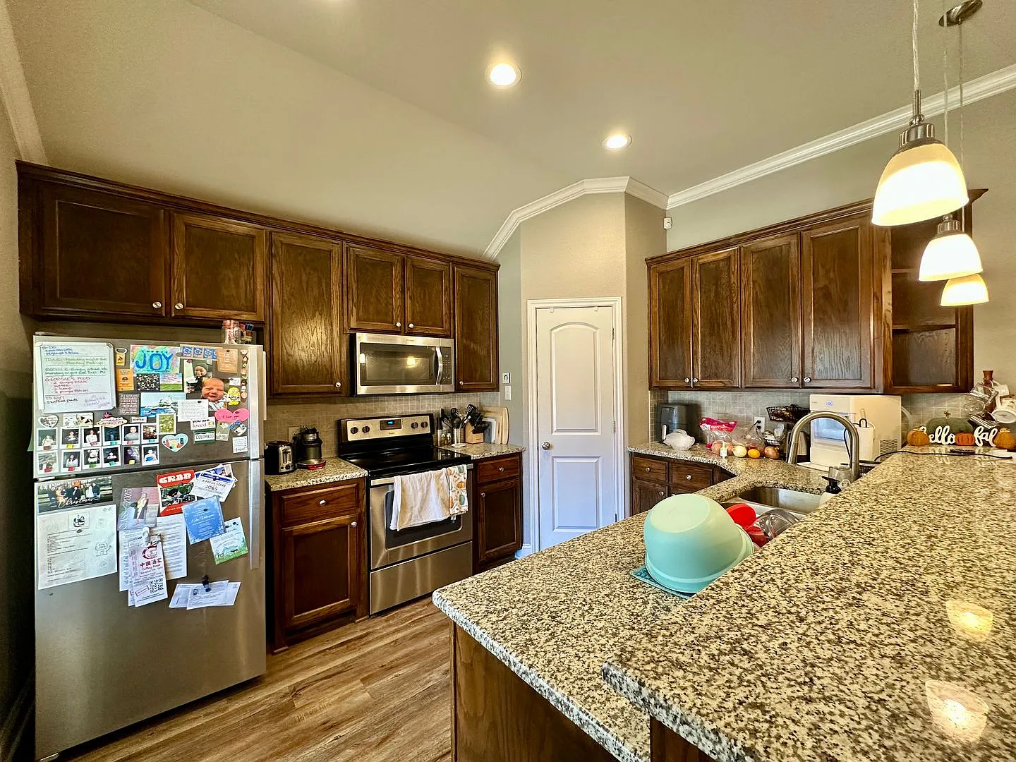 Move-In Ready Private Rooms Available Now! — Photo 4