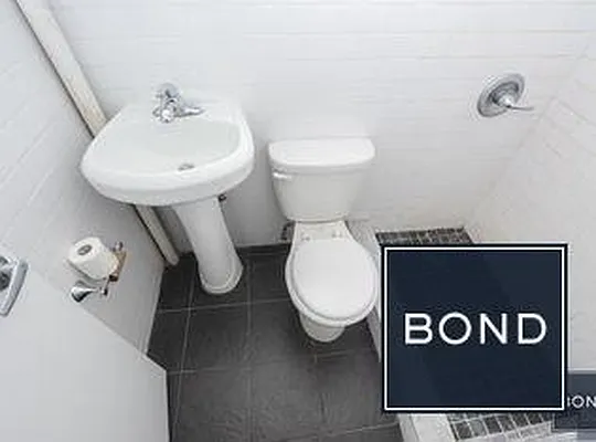 Rented by Bond New York | media 8