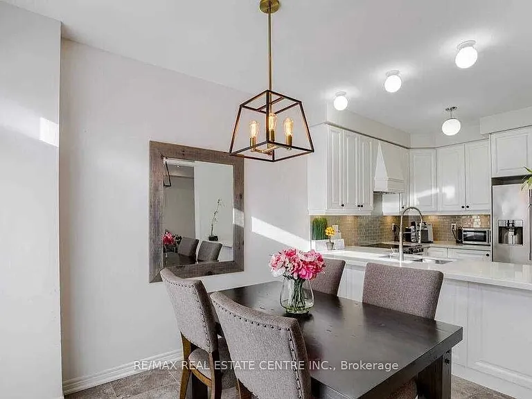 5 Blackberry Valley Cres #UPPER — Photo 13