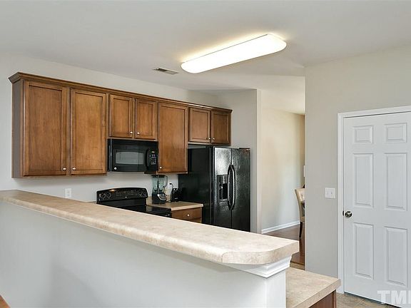 3rd image of 1304 Cozart St Unit 305