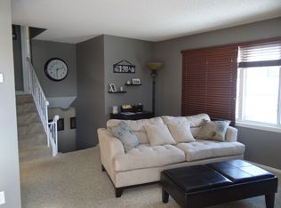 8564 S Maplebrook Cir, Brooklyn Park, MN 55445