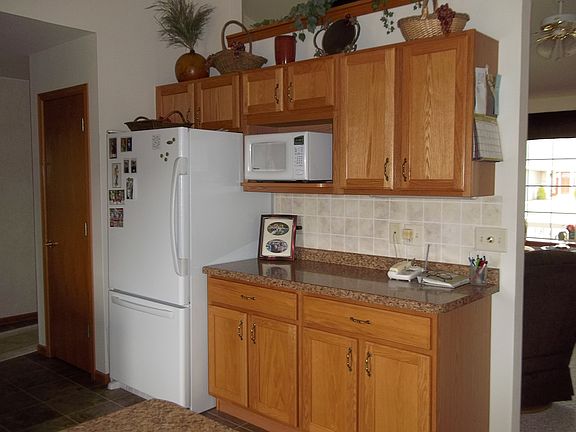 4th image of 31 Malibu Ct