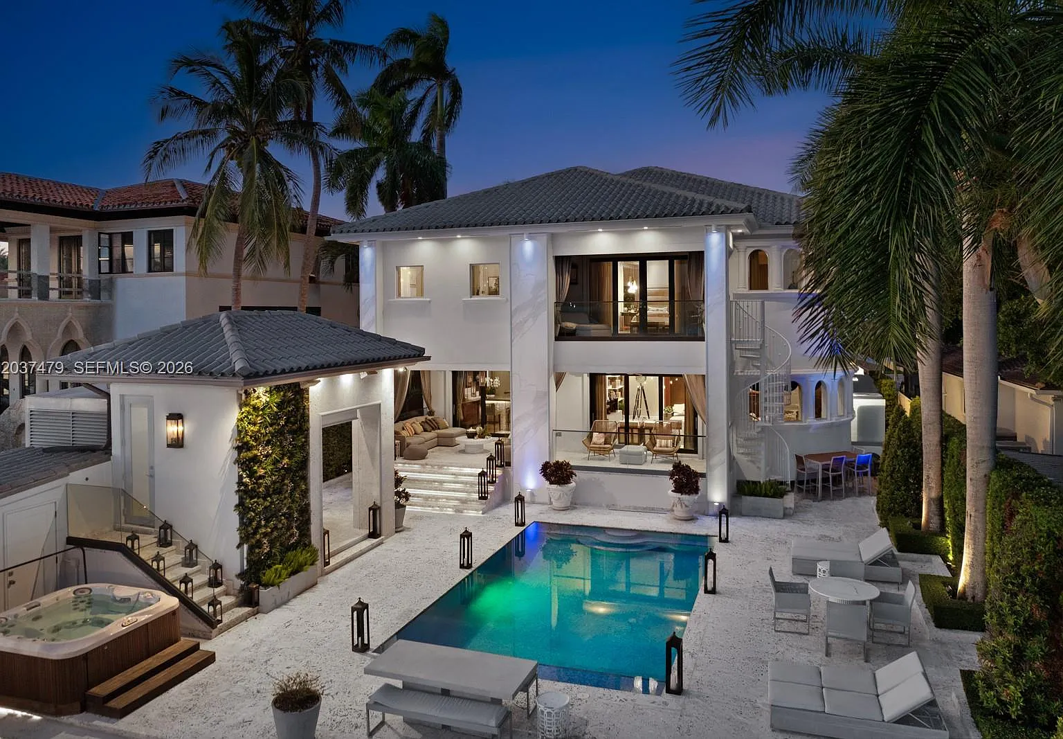 Hibiscus Island — Photo 1