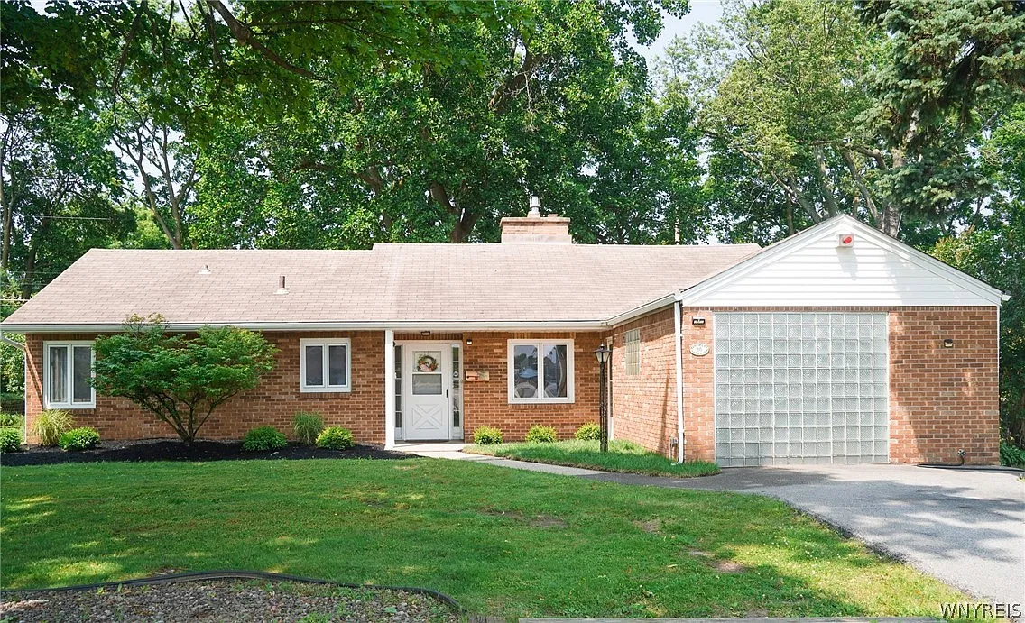 4 bed, 2.0 bath, 1536 sqft, $2,700 — Photo 1