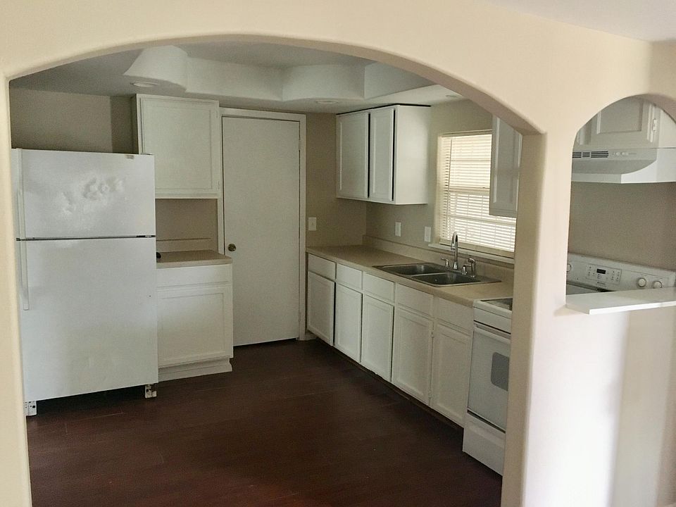 1st image of 654 W Fronton St #A