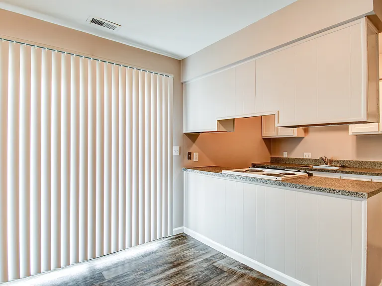 Fox Hunt Apartments — Photo 40