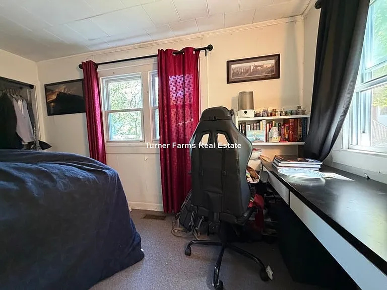 11 Burnham St #1R — Photo 9