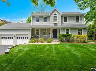 10 Carolina Pl, Ridgewood, NJ 07450