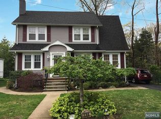 159 Rector Ct, Bergenfield, NJ 07621