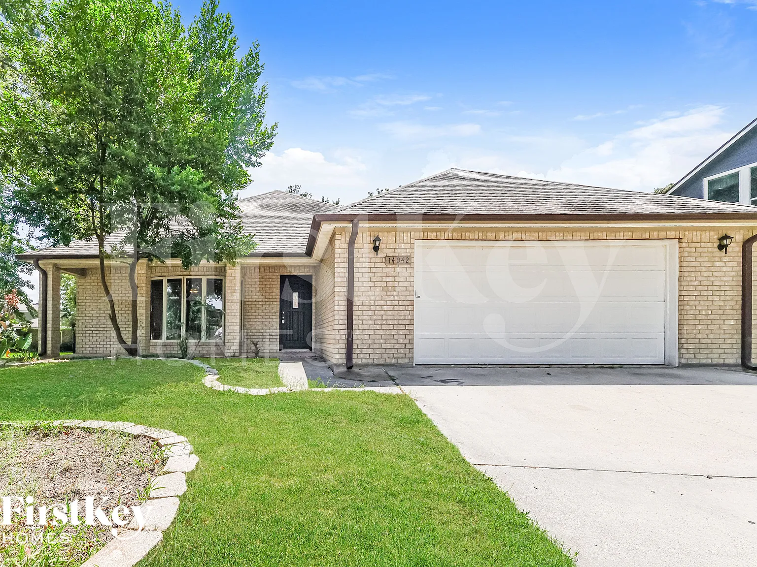 3 bed, 3.0 bath, 2313 sqft, $2,280 — Photo 1