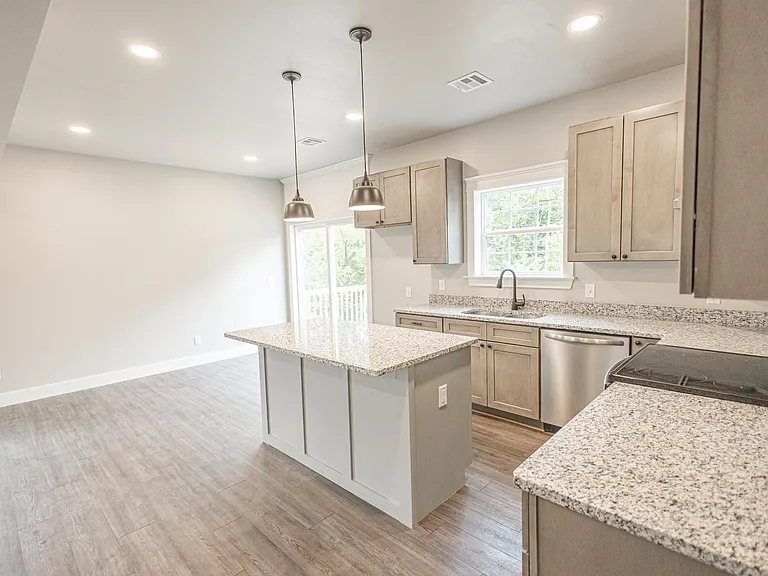 14124 Fairmount Rd — Photo 2