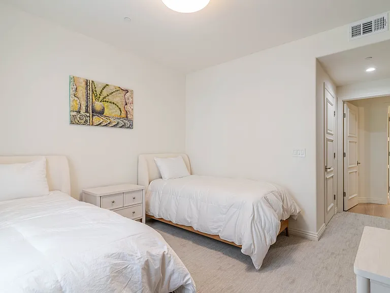 352 Caruso Ave — Photo 25