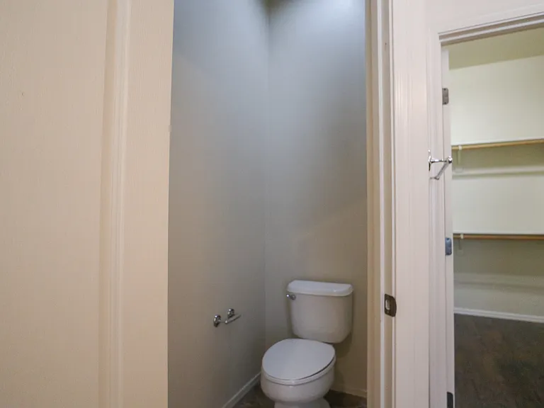 1022 W Blue Crest Dr — Photo 9