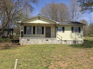 247 N Glassy Mountain Rd, Pickens, SC 29671