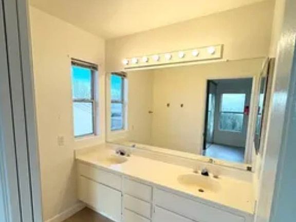 5th image of 37727 Harvey St #1