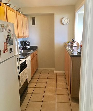 4th image of 3950 N Lake Shore Dr APT 626