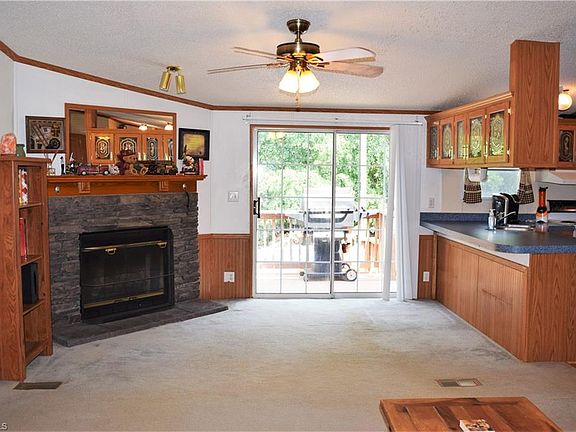 3rd image of 121 Forest Manor Dr