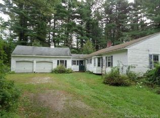 24 Woodland Dr, Lakeville, CT 06039