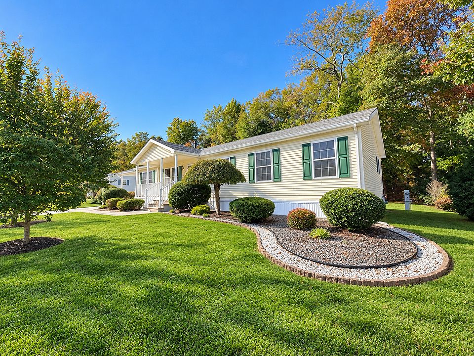 1st image of 5 Mulberry Dr #255