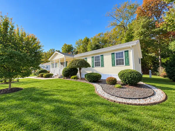 5 Mulberry Dr #255, Cream Ridge, NJ 08514