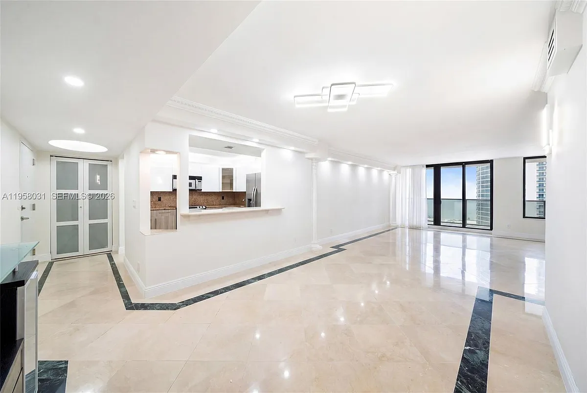 Building Photo - 2301 S Ocean Dr #2507