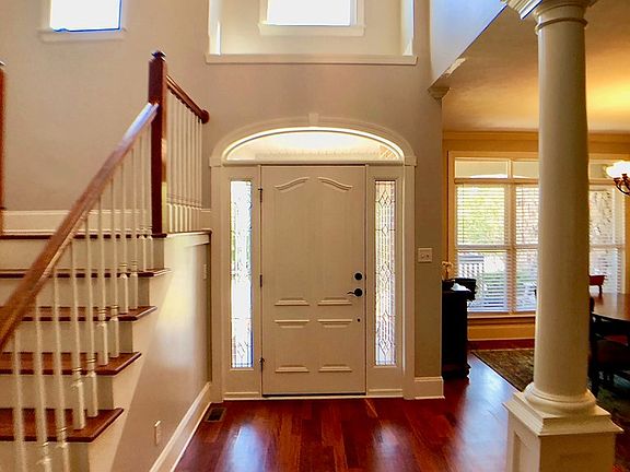4th image of 1465 Knob Hill Cir