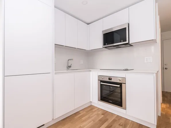 160 Huron St #50008A-409, Toronto, ON M5T 2B5