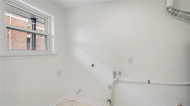 6608 Dauphine St — Photo 3