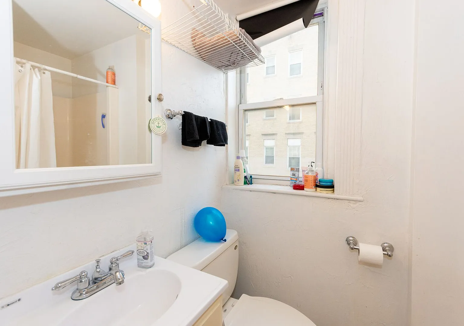 Bu Packards Corner Large Sunny 2 Bed Not A Split Heat Hw Inc Mostly Occupied By Bu Students — Photo 2