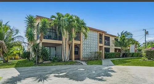 1409 Lake Ave Photo 1
