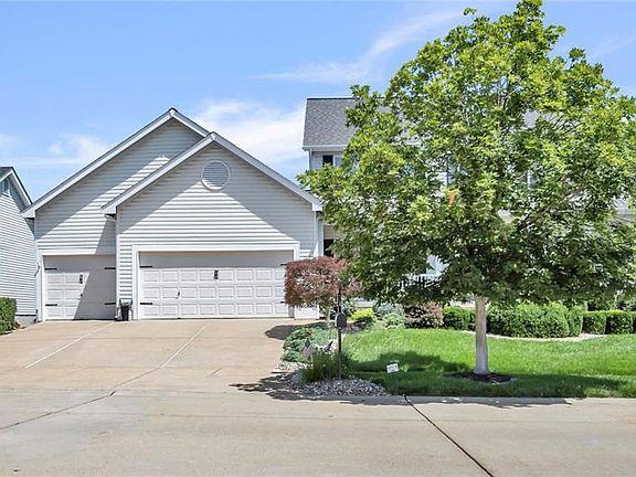 2nd image of 731 Castle Pines Dr