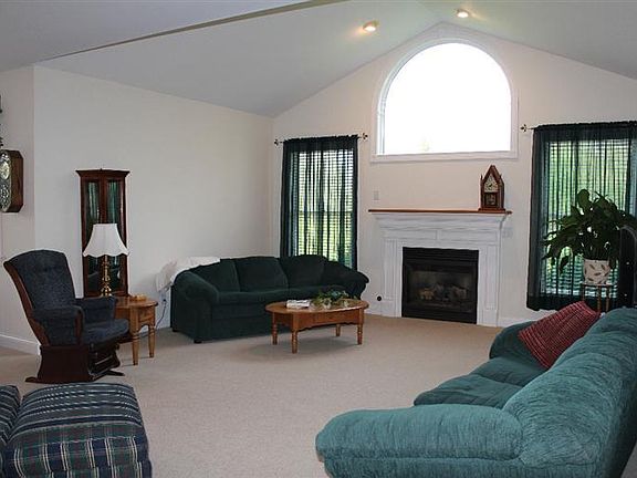2nd image of 10 Marlene Dr