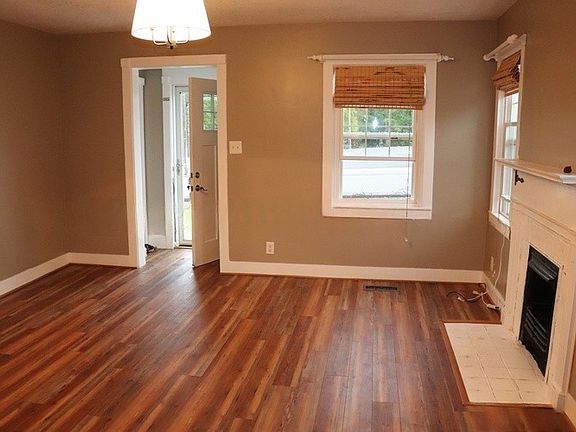 3rd image of 209 Church St