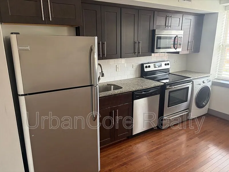 1 bed, 1.0 bath, 391 sqft, $1,199 — Photo 4