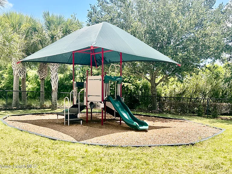 2523 Rodina Dr — Photo 33