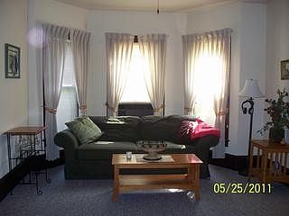4th image of 90 Washington St