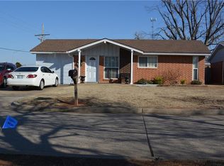 108 S Meadow Ln, Mustang, OK 73064