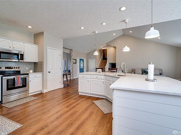 4th image of 2620 Alexander Ct
