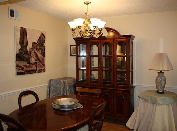 5th image of 843 Thistledown Dr #2004