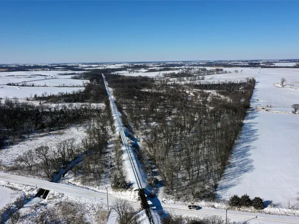 1 Lisbon St, Pleasantville, IA 50225