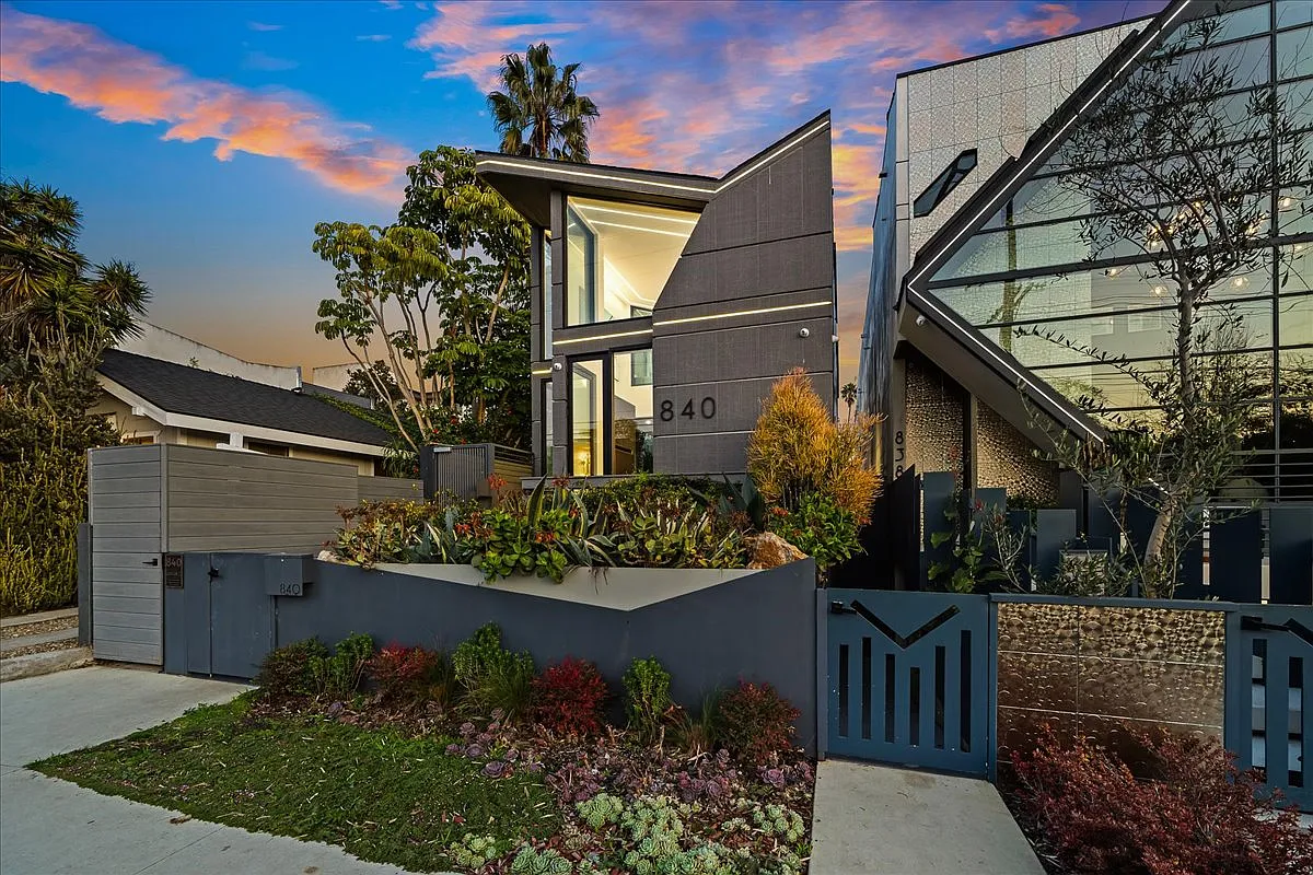 840 California Ave — Photo 2