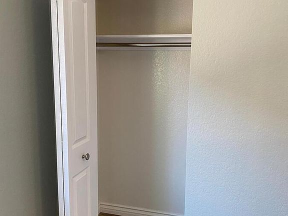 5th image of 13630 Doty Ave #7