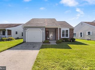 10 White Stone Ct, Mount Laurel, NJ 08054