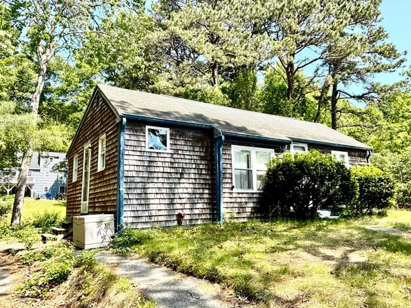 18 Cardinal Dr, Plymouth, MA 02360