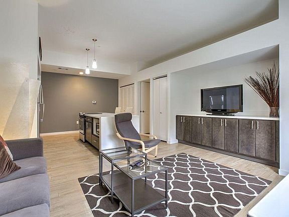 5th image of 660 E 63rd St Unit 307