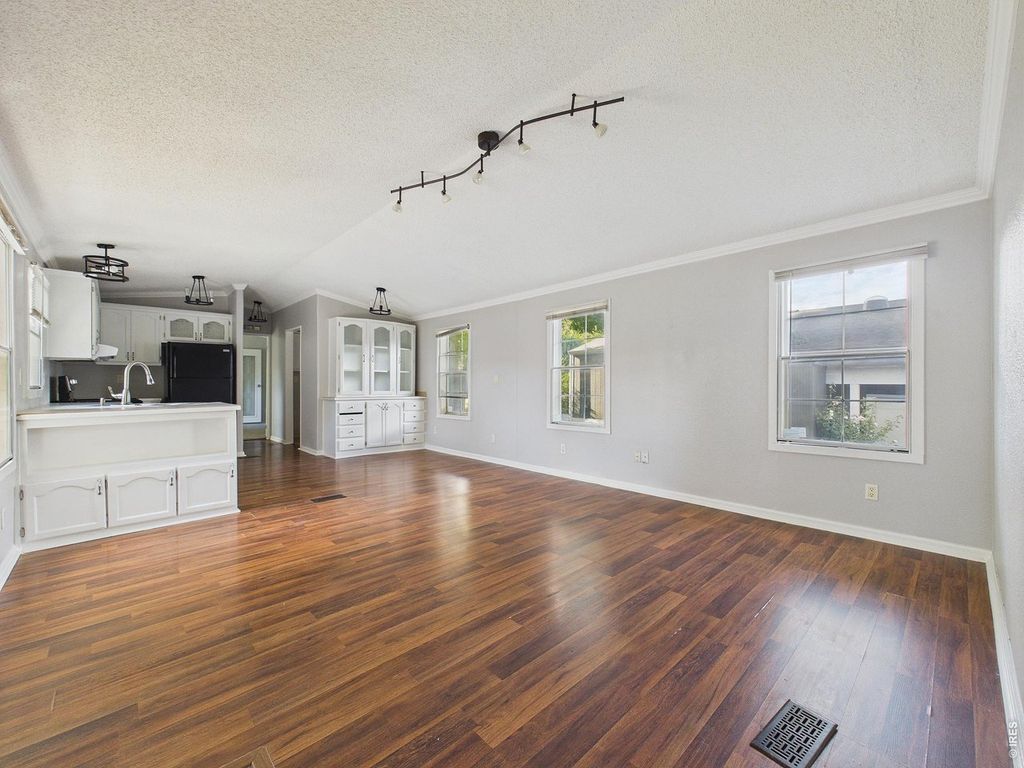 1359 Sylmar Pl #10