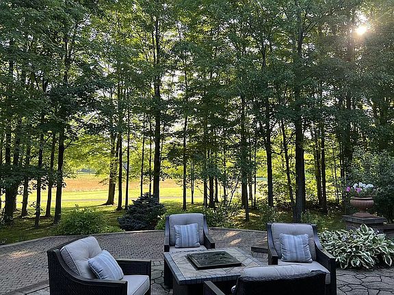 2nd image of 420 Bardmore Cir