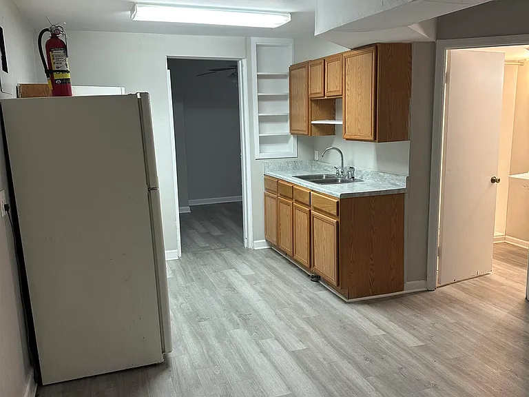 229 S Lipona Rd #B — Photo 3