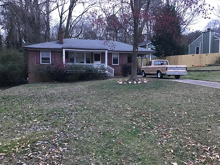 1000 N Carter Rd — Photo 1