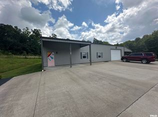 282 School House Rd, Carbondale, IL 62902